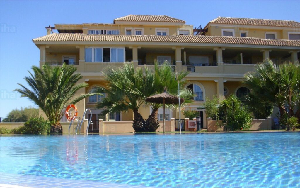 piscina comunitaria almeria